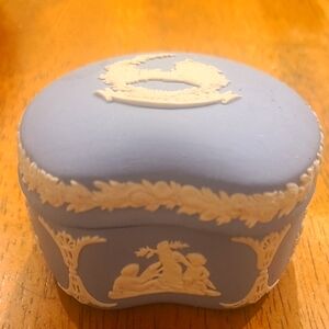 Vintage 1950 Wedgwood England Jewery Box.